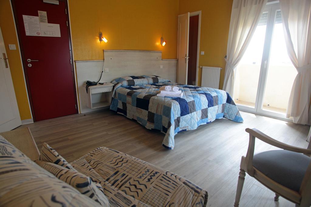 Hotel De La Plage 2 Etoiles Valras-Plage Room photo
